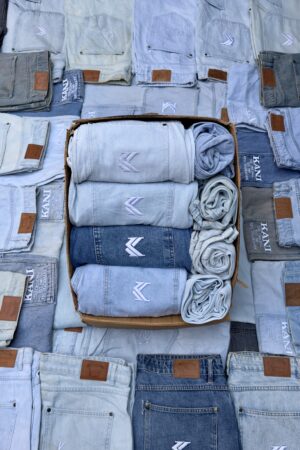 Lot 2 - HipHop Karl Kani embroidered jeans